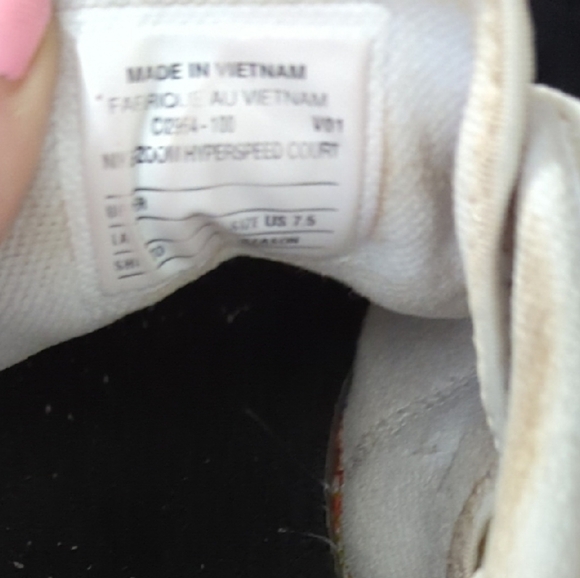 Nike White Athletic Shoes - Picture 5 of 6